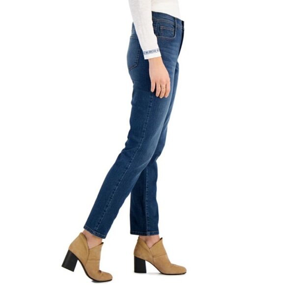 Style & Co 4 Petite Mid Rise Slim Leg Classic Jeans NWT - Picture 2 of 7